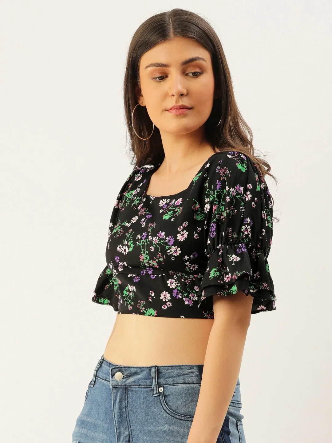 Berrylush Women Black Floral Printed Square-Neck Ruffled Crop Top