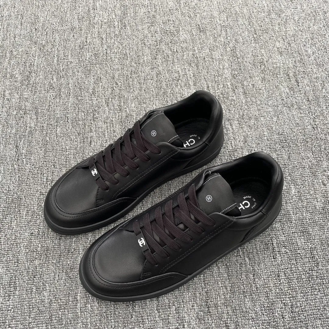 CC LOW-TOP BLACK SNEAKERS