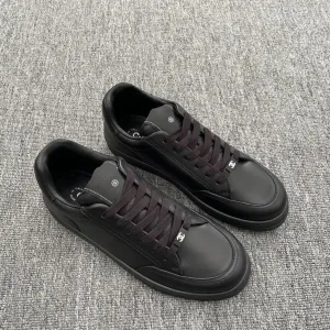 CC LOW-TOP BLACK SNEAKERS