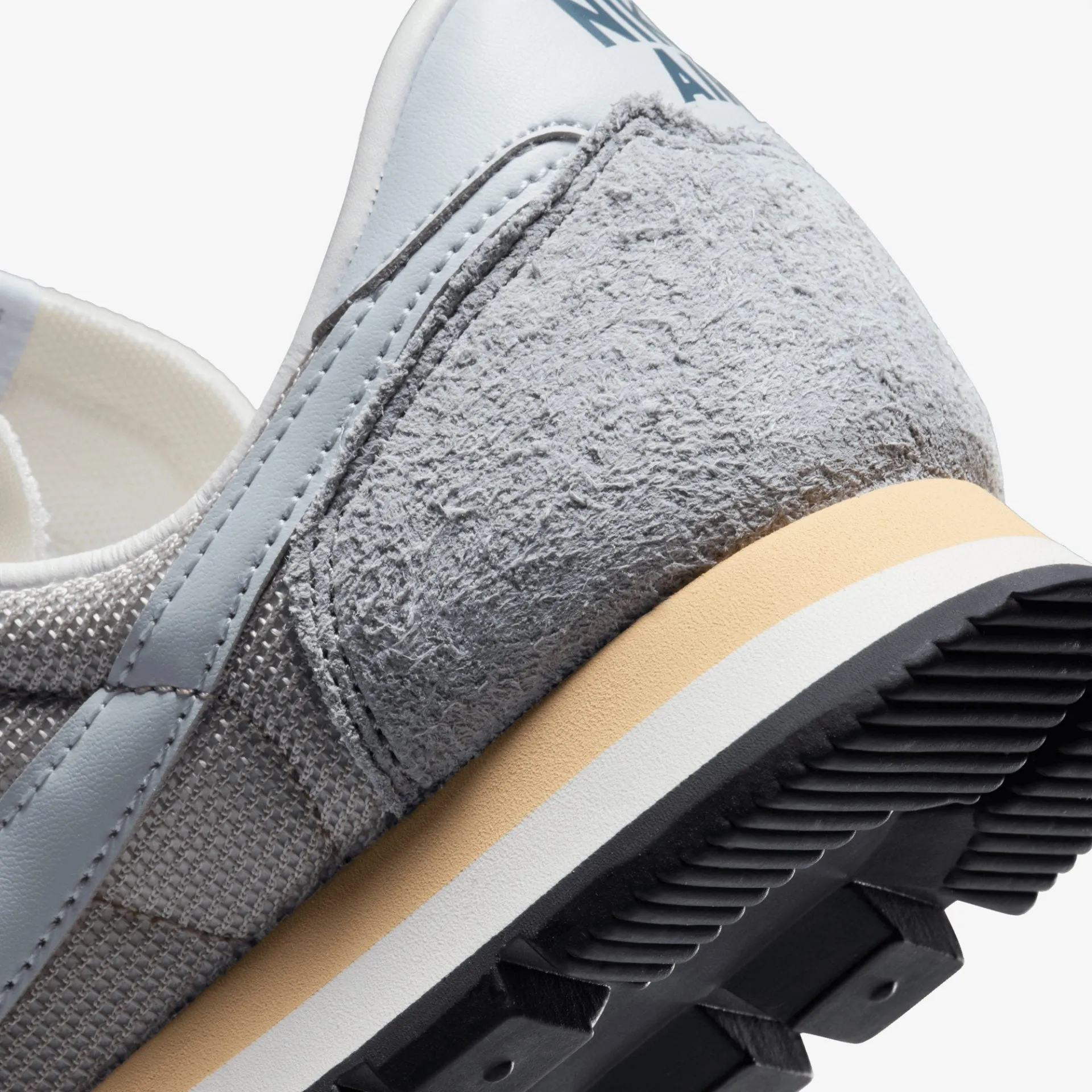 Nike | AIR PEGASUS 83 PREMIUM  { COBBLESTONE/PURE PLATINUM